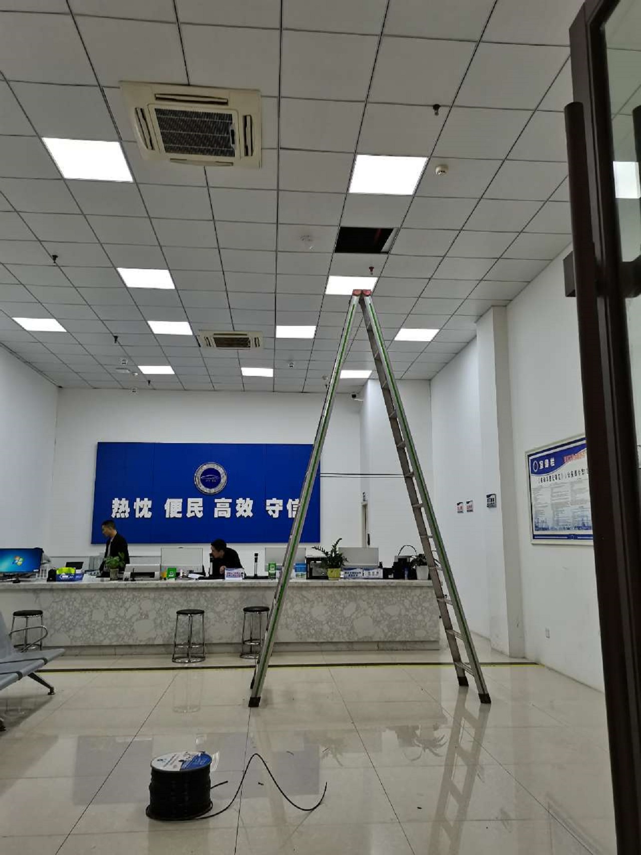 奉节车管所（亿丰汽贸城）安装监控摄像头